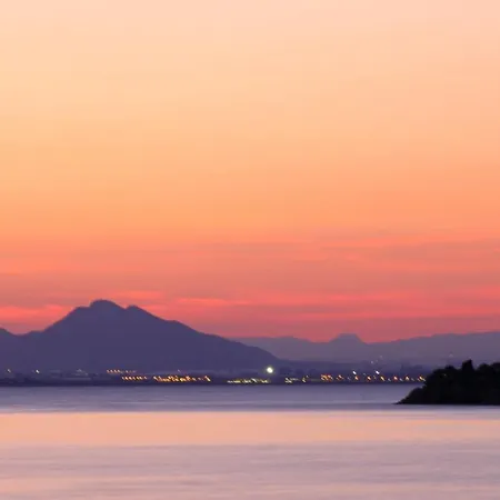 Seafront Апартаменти *